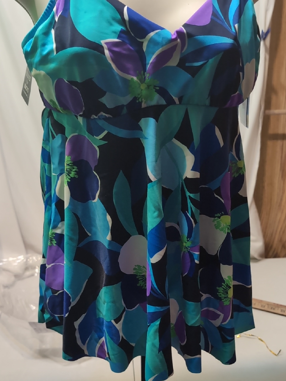 Swim Solutions V-Neck Underwire Teal Blue Black Tankini Top Size 8 NWT